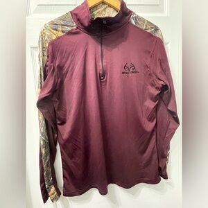 NWOT Real Tree Women’s Large 1/4 Zip Long Sleeve Top Burgundy Camouflage Hunting